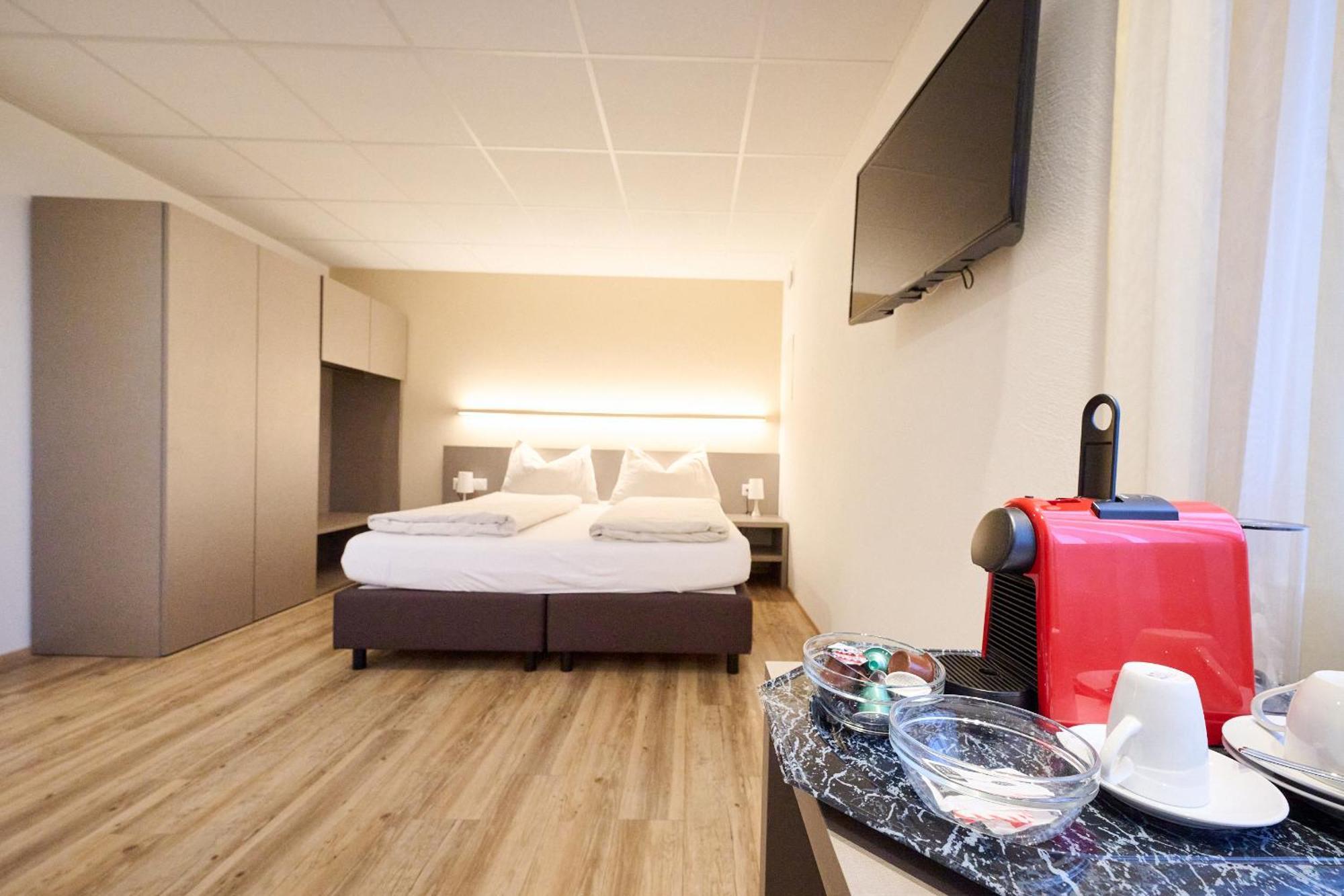 Hotel Am Kreisel Self-Check-In By Smart Hotels Lachen Εξωτερικό φωτογραφία