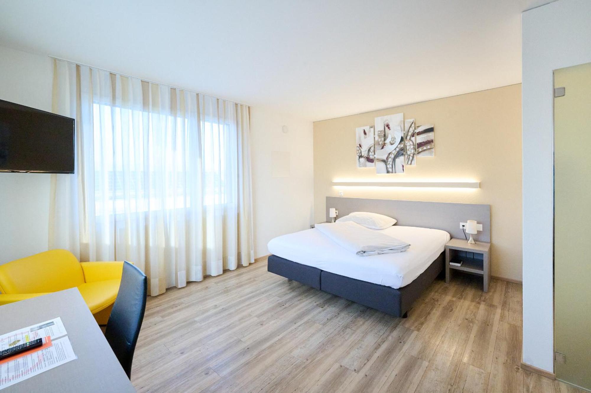 Hotel Am Kreisel Self-Check-In By Smart Hotels Lachen Εξωτερικό φωτογραφία