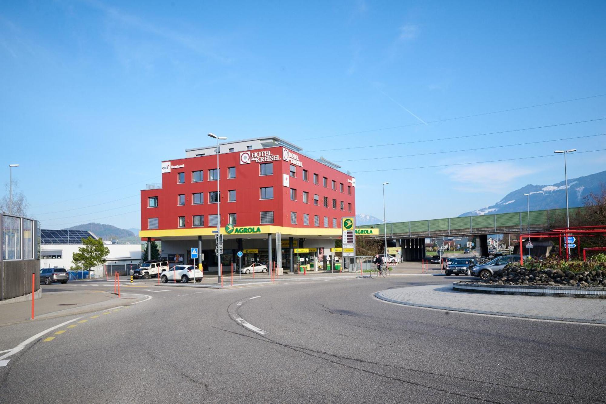 Hotel Am Kreisel Self-Check-In By Smart Hotels Lachen Εξωτερικό φωτογραφία
