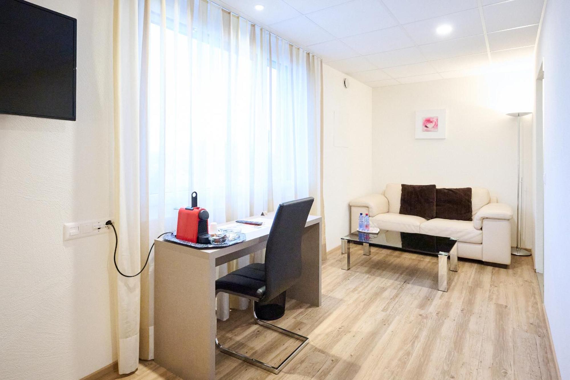 Hotel Am Kreisel Self-Check-In By Smart Hotels Lachen Εξωτερικό φωτογραφία