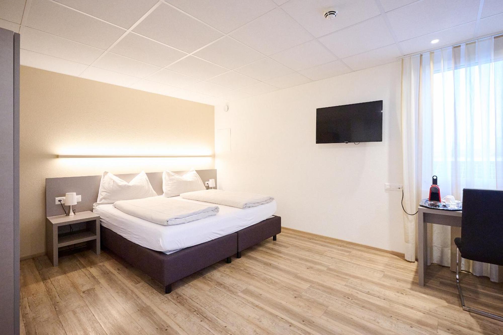 Hotel Am Kreisel Self-Check-In By Smart Hotels Lachen Εξωτερικό φωτογραφία