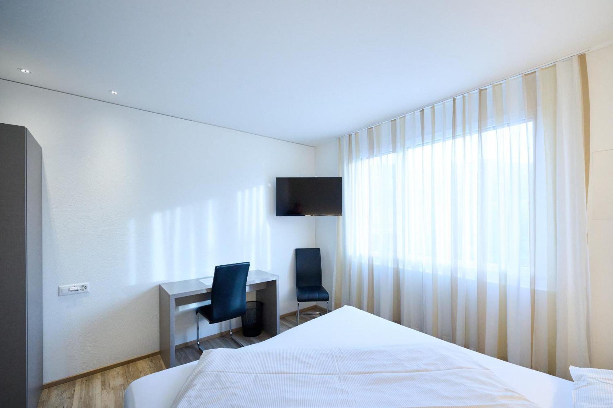 Hotel Am Kreisel Self-Check-In By Smart Hotels Lachen Εξωτερικό φωτογραφία