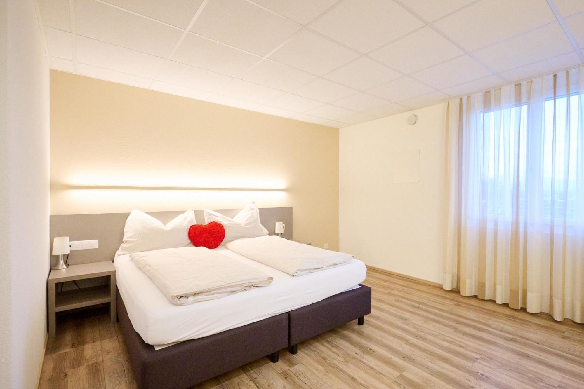 Hotel Am Kreisel Self-Check-In By Smart Hotels Lachen Εξωτερικό φωτογραφία