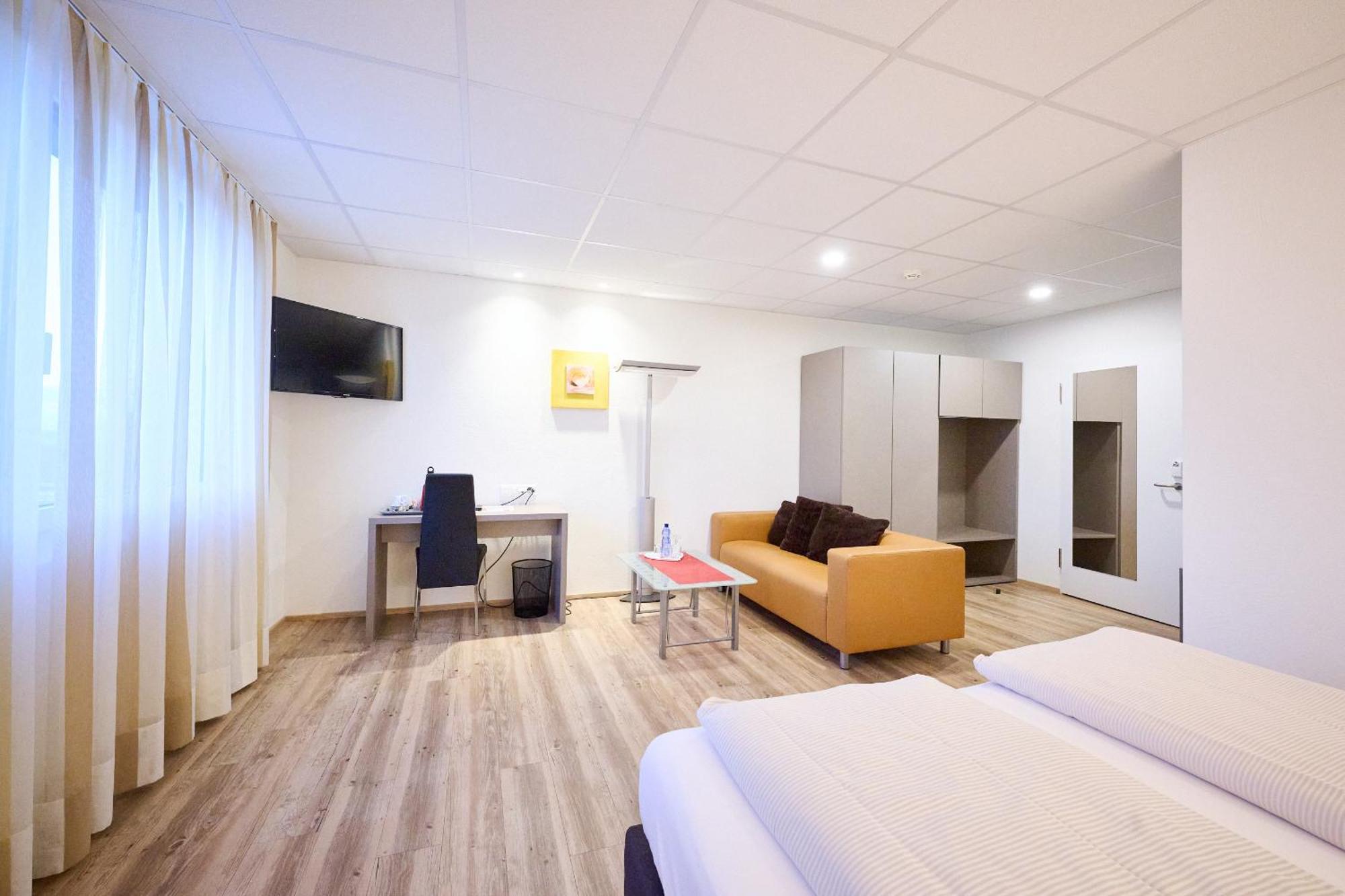Hotel Am Kreisel Self-Check-In By Smart Hotels Lachen Εξωτερικό φωτογραφία