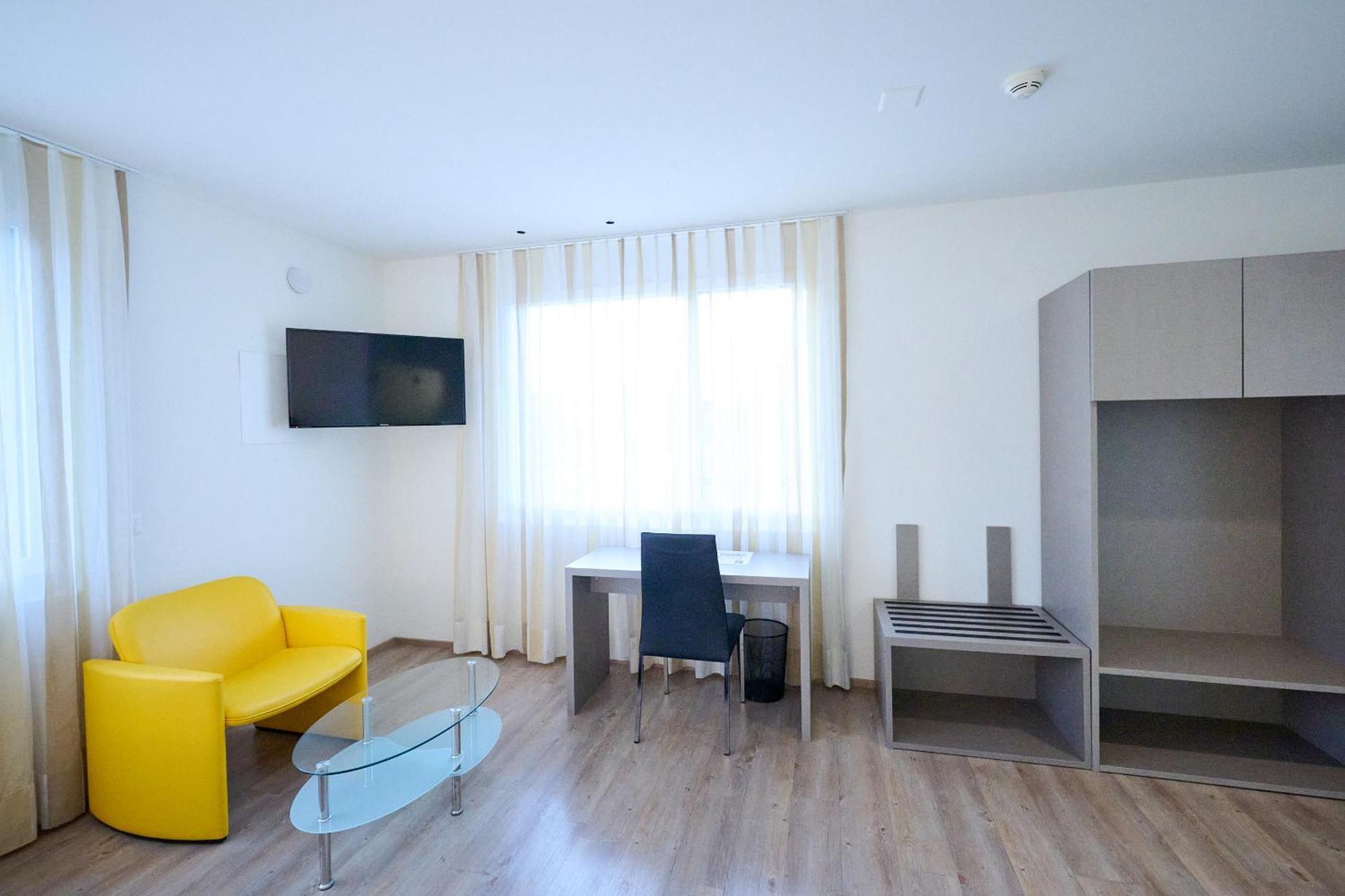 Hotel Am Kreisel Self-Check-In By Smart Hotels Lachen Εξωτερικό φωτογραφία